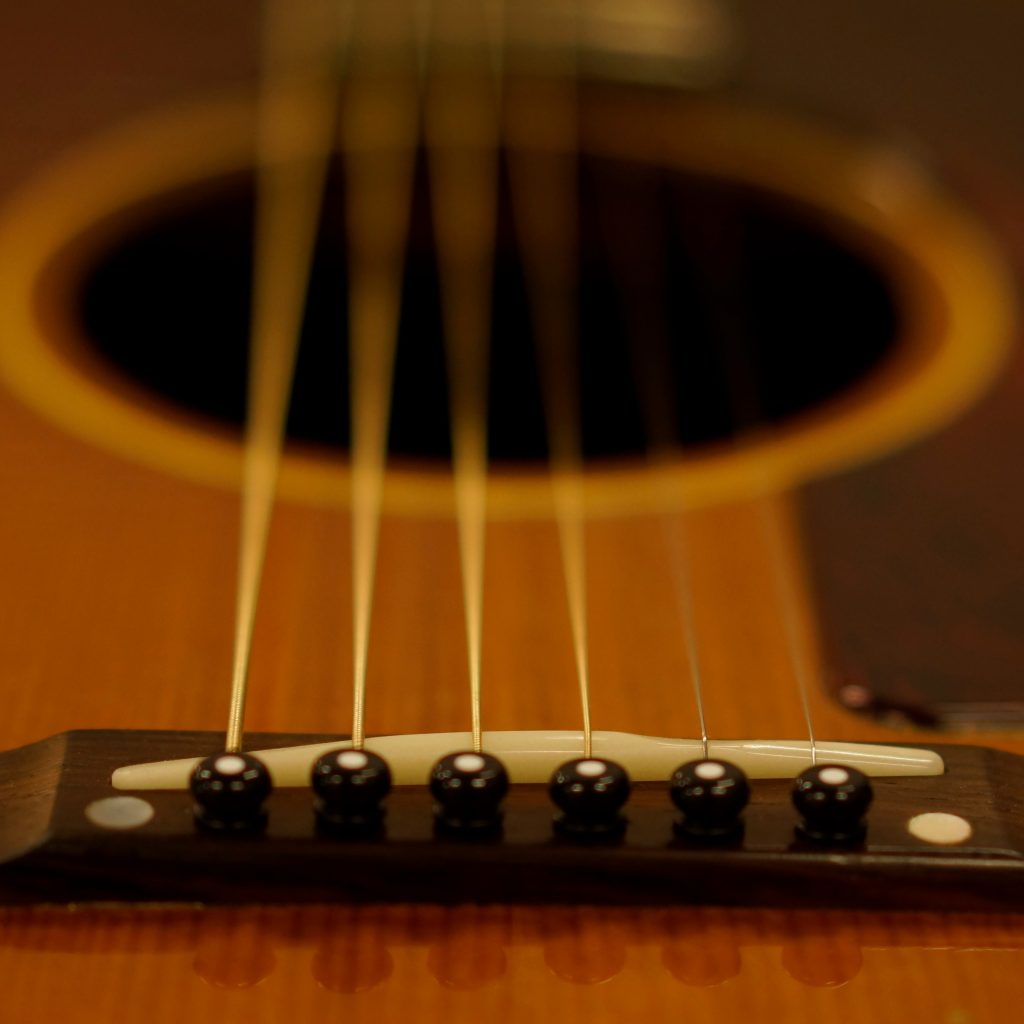 Bone saddle, custom made per guitar NC Guitarworks